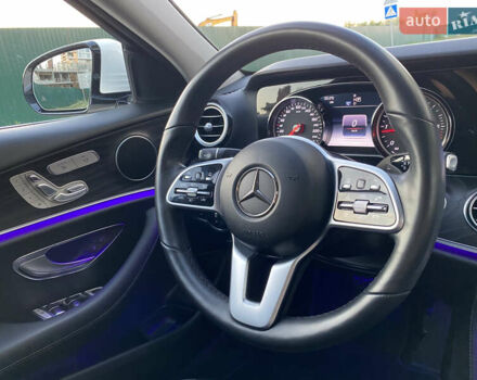 Белый Мерседес Е-Класс, объемом двигателя 2 л и пробегом 109 тыс. км за 33200 $, фото 64 на Automoto.ua