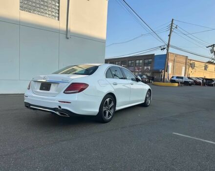 Белый Мерседес Е-Класс, объемом двигателя 2 л и пробегом 50 тыс. км за 12000 $, фото 4 на Automoto.ua