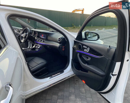 Белый Мерседес Е-Класс, объемом двигателя 2 л и пробегом 109 тыс. км за 33200 $, фото 35 на Automoto.ua