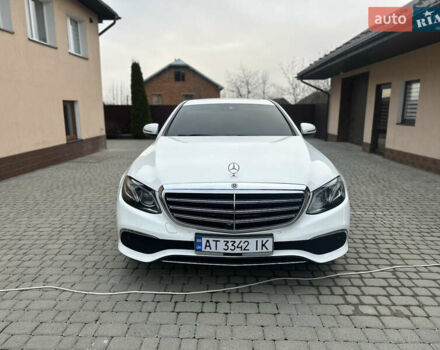 Белый Мерседес Е-Класс, объемом двигателя 1.9 л и пробегом 145 тыс. км за 32700 $, фото 5 на Automoto.ua