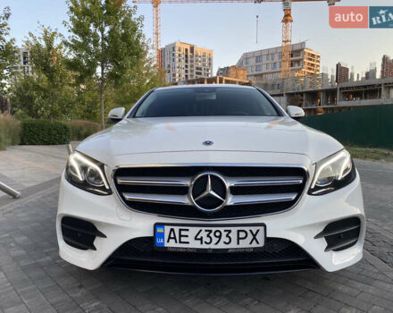 Белый Мерседес Е-Класс, объемом двигателя 2 л и пробегом 109 тыс. км за 33200 $, фото 16 на Automoto.ua