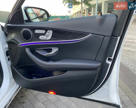 Белый Мерседес Е-Класс, объемом двигателя 2 л и пробегом 109 тыс. км за 33000 $, фото 42 на Automoto.ua