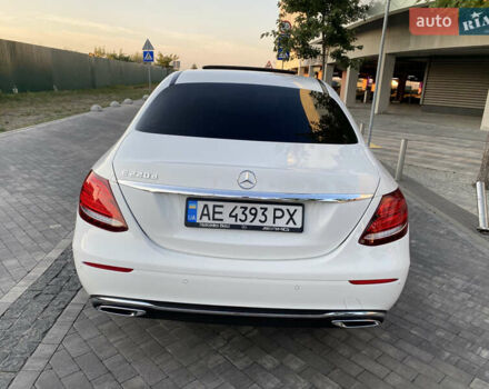 Белый Мерседес Е-Класс, объемом двигателя 2 л и пробегом 109 тыс. км за 33000 $, фото 33 на Automoto.ua