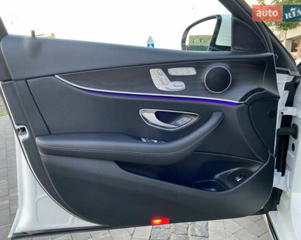 Белый Мерседес Е-Класс, объемом двигателя 2 л и пробегом 109 тыс. км за 33000 $, фото 50 на Automoto.ua