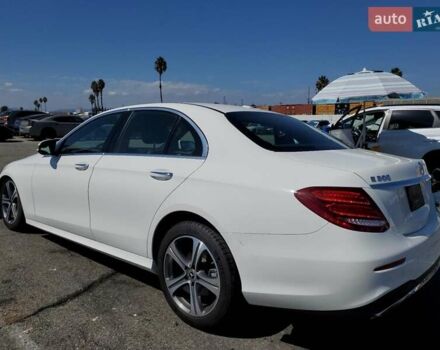 Мерседес Е-Класс 2019 в Львове на Automoto.ua Белый Мерседес Е-Класс, объемом двигателя 1.99 л и пробегом 85 тыс. км за 11000 $, фото 1 на Automoto.ua