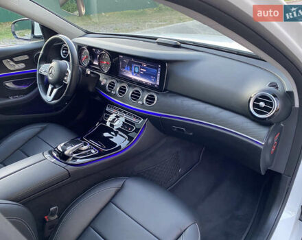 Белый Мерседес Е-Класс, объемом двигателя 2 л и пробегом 109 тыс. км за 33000 $, фото 54 на Automoto.ua