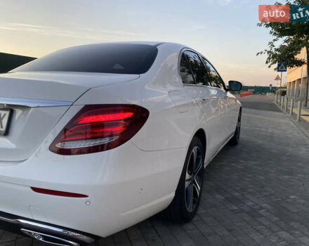 Белый Мерседес Е-Класс, объемом двигателя 2 л и пробегом 109 тыс. км за 33200 $, фото 23 на Automoto.ua