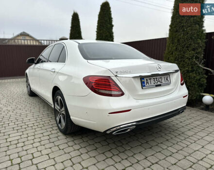 Белый Мерседес Е-Класс, объемом двигателя 1.9 л и пробегом 145 тыс. км за 32700 $, фото 2 на Automoto.ua
