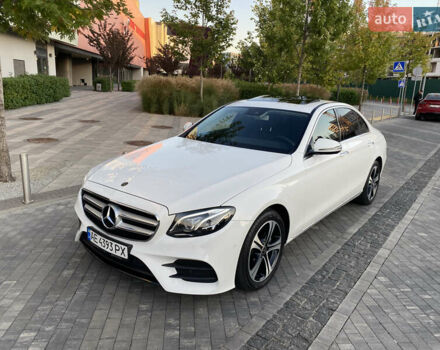 Белый Мерседес Е-Класс, объемом двигателя 2 л и пробегом 109 тыс. км за 33000 $, фото 6 на Automoto.ua