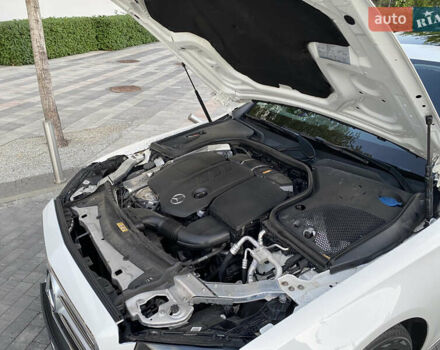 Белый Мерседес Е-Класс, объемом двигателя 2 л и пробегом 109 тыс. км за 33200 $, фото 82 на Automoto.ua