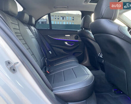 Белый Мерседес Е-Класс, объемом двигателя 2 л и пробегом 109 тыс. км за 33200 $, фото 52 на Automoto.ua