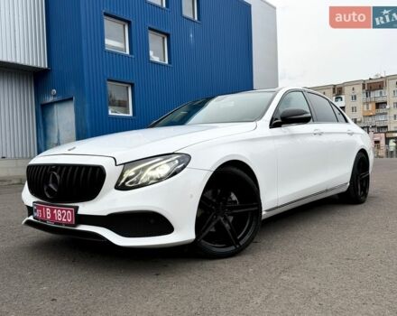 Білий Мерседес Е-Клас, об'ємом двигуна 2 л та пробігом 160 тис. км за 28500 $, фото 1 на Automoto.ua