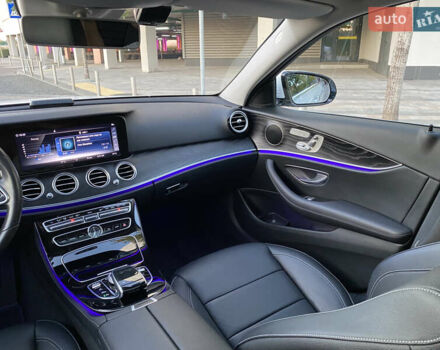 Белый Мерседес Е-Класс, объемом двигателя 2 л и пробегом 109 тыс. км за 33000 $, фото 64 на Automoto.ua