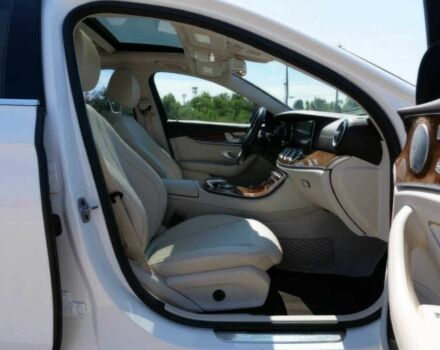 Мерседес Е-Клас 2019 у Кривому Розі на Automoto.ua Білий Мерседес Е-Клас, об'ємом двигуна 2 л та пробігом 31 тис. км за 16900 $, фото 8 на Automoto.ua