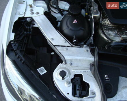 Белый Мерседес Е-Класс, объемом двигателя 2 л и пробегом 120 тыс. км за 33400 $, фото 37 на Automoto.ua