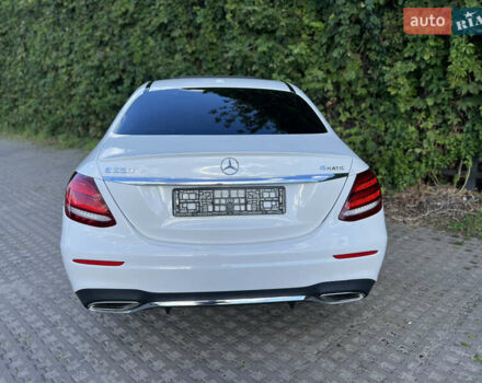 Белый Мерседес Е-Класс, объемом двигателя 2 л и пробегом 55 тыс. км за 42999 $, фото 12 на Automoto.ua