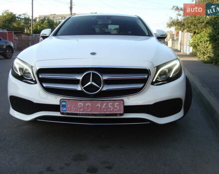 Белый Мерседес Е-Класс, объемом двигателя 2 л и пробегом 120 тыс. км за 33400 $, фото 39 на Automoto.ua