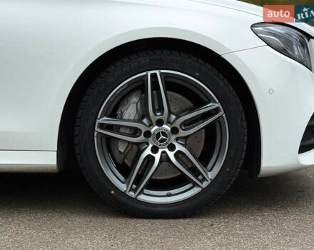 Белый Мерседес Е-Класс, объемом двигателя 1.99 л и пробегом 64 тыс. км за 45500 $, фото 24 на Automoto.ua