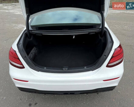 Белый Мерседес Е-Класс, объемом двигателя 1.99 л и пробегом 64 тыс. км за 45500 $, фото 110 на Automoto.ua