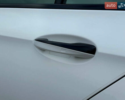 Белый Мерседес Е-Класс, объемом двигателя 1.99 л и пробегом 64 тыс. км за 44999 $, фото 56 на Automoto.ua