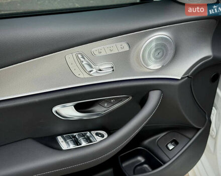 Белый Мерседес Е-Класс, объемом двигателя 1.99 л и пробегом 64 тыс. км за 45500 $, фото 61 на Automoto.ua