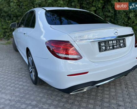 Белый Мерседес Е-Класс, объемом двигателя 2 л и пробегом 55 тыс. км за 42999 $, фото 13 на Automoto.ua