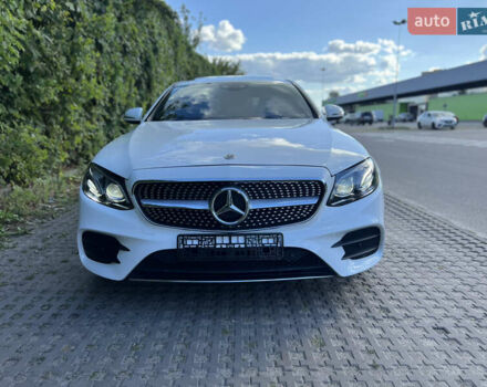 Белый Мерседес Е-Класс, объемом двигателя 2 л и пробегом 55 тыс. км за 42999 $, фото 17 на Automoto.ua