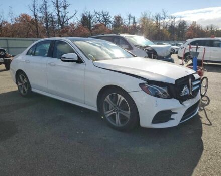 Белый Мерседес Е-Класс, объемом двигателя 2 л и пробегом 53 тыс. км за 9400 $, фото 3 на Automoto.ua