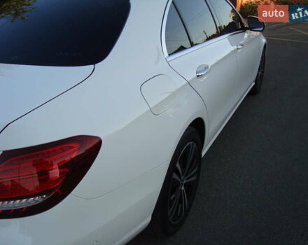 Белый Мерседес Е-Класс, объемом двигателя 2 л и пробегом 120 тыс. км за 33400 $, фото 6 на Automoto.ua