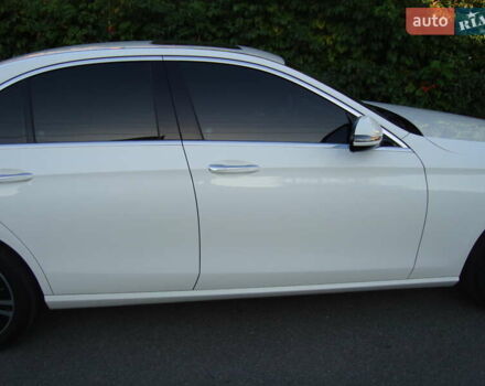 Белый Мерседес Е-Класс, объемом двигателя 2 л и пробегом 120 тыс. км за 33400 $, фото 7 на Automoto.ua