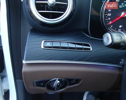 Белый Мерседес Е-Класс, объемом двигателя 2 л и пробегом 120 тыс. км за 33400 $, фото 26 на Automoto.ua