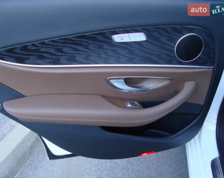 Белый Мерседес Е-Класс, объемом двигателя 2 л и пробегом 120 тыс. км за 33400 $, фото 11 на Automoto.ua