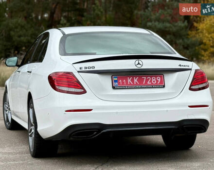 Белый Мерседес Е-Класс, объемом двигателя 1.99 л и пробегом 64 тыс. км за 45500 $, фото 53 на Automoto.ua
