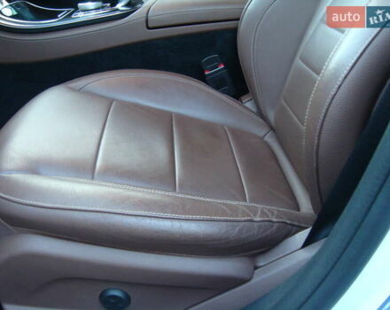 Белый Мерседес Е-Класс, объемом двигателя 2 л и пробегом 120 тыс. км за 33400 $, фото 9 на Automoto.ua