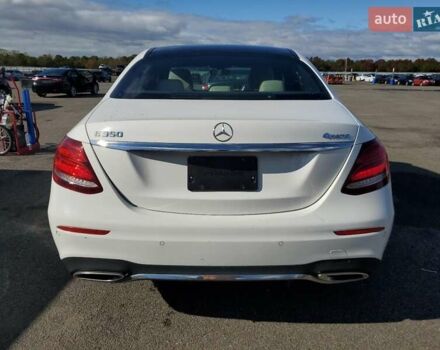 Белый Мерседес Е-Класс, объемом двигателя 1.99 л и пробегом 85 тыс. км за 24500 $, фото 2 на Automoto.ua