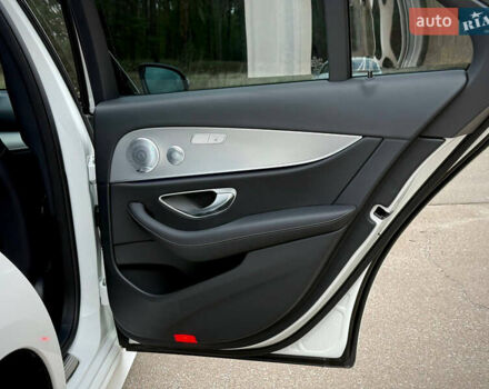 Белый Мерседес Е-Класс, объемом двигателя 1.99 л и пробегом 64 тыс. км за 45500 $, фото 64 на Automoto.ua