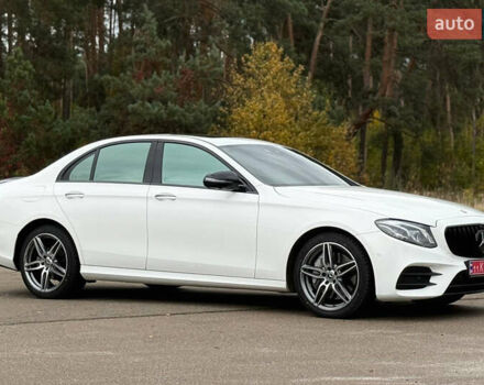 Белый Мерседес Е-Класс, объемом двигателя 1.99 л и пробегом 64 тыс. км за 44999 $, фото 1 на Automoto.ua