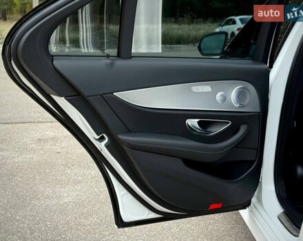 Белый Мерседес Е-Класс, объемом двигателя 1.99 л и пробегом 64 тыс. км за 44999 $, фото 62 на Automoto.ua