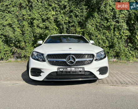 Белый Мерседес Е-Класс, объемом двигателя 2 л и пробегом 55 тыс. км за 42999 $, фото 3 на Automoto.ua