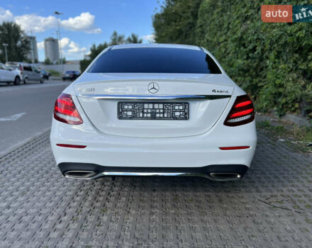 Белый Мерседес Е-Класс, объемом двигателя 2 л и пробегом 55 тыс. км за 42999 $, фото 22 на Automoto.ua