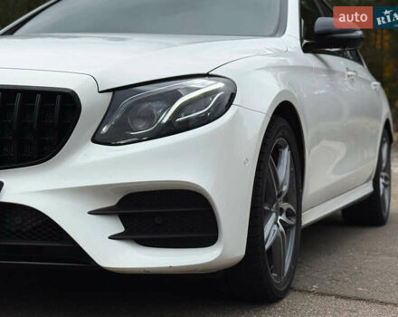 Белый Мерседес Е-Класс, объемом двигателя 1.99 л и пробегом 64 тыс. км за 44999 $, фото 28 на Automoto.ua