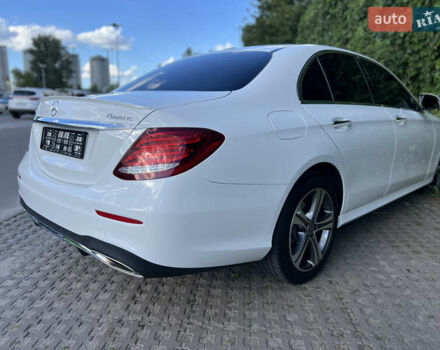 Белый Мерседес Е-Класс, объемом двигателя 2 л и пробегом 55 тыс. км за 42999 $, фото 14 на Automoto.ua
