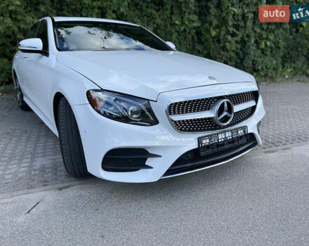 Белый Мерседес Е-Класс, объемом двигателя 2 л и пробегом 55 тыс. км за 42999 $, фото 5 на Automoto.ua