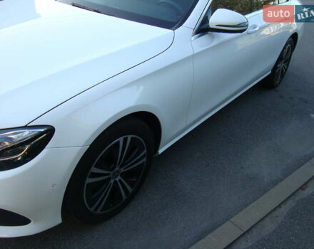 Белый Мерседес Е-Класс, объемом двигателя 2 л и пробегом 120 тыс. км за 33400 $, фото 2 на Automoto.ua