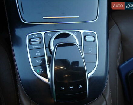 Белый Мерседес Е-Класс, объемом двигателя 2 л и пробегом 120 тыс. км за 33400 $, фото 30 на Automoto.ua