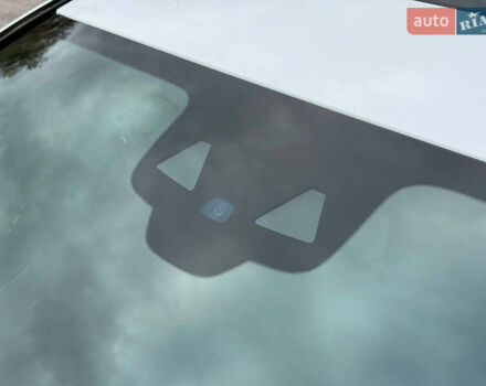 Белый Мерседес Е-Класс, объемом двигателя 1.99 л и пробегом 64 тыс. км за 45500 $, фото 69 на Automoto.ua