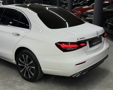 Белый Мерседес Е-Класс, объемом двигателя 2 л и пробегом 23 тыс. км за 55000 $, фото 13 на Automoto.ua
