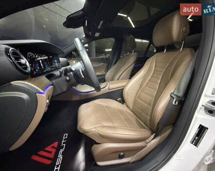 Белый Мерседес Е-Класс, объемом двигателя 1.99 л и пробегом 23 тыс. км за 55000 $, фото 18 на Automoto.ua