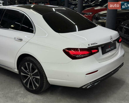 Белый Мерседес Е-Класс, объемом двигателя 1.99 л и пробегом 23 тыс. км за 55000 $, фото 11 на Automoto.ua