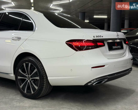 Белый Мерседес Е-Класс, объемом двигателя 1.99 л и пробегом 23 тыс. км за 55000 $, фото 12 на Automoto.ua